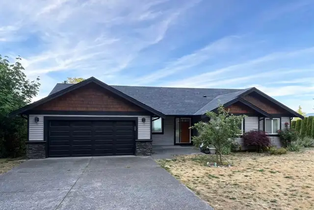 Oceanfront 5 Bed 3 Bath House for Rent - Lantzville, $4,499/mo in Long Term Rentals in Nanaimo - Image 2