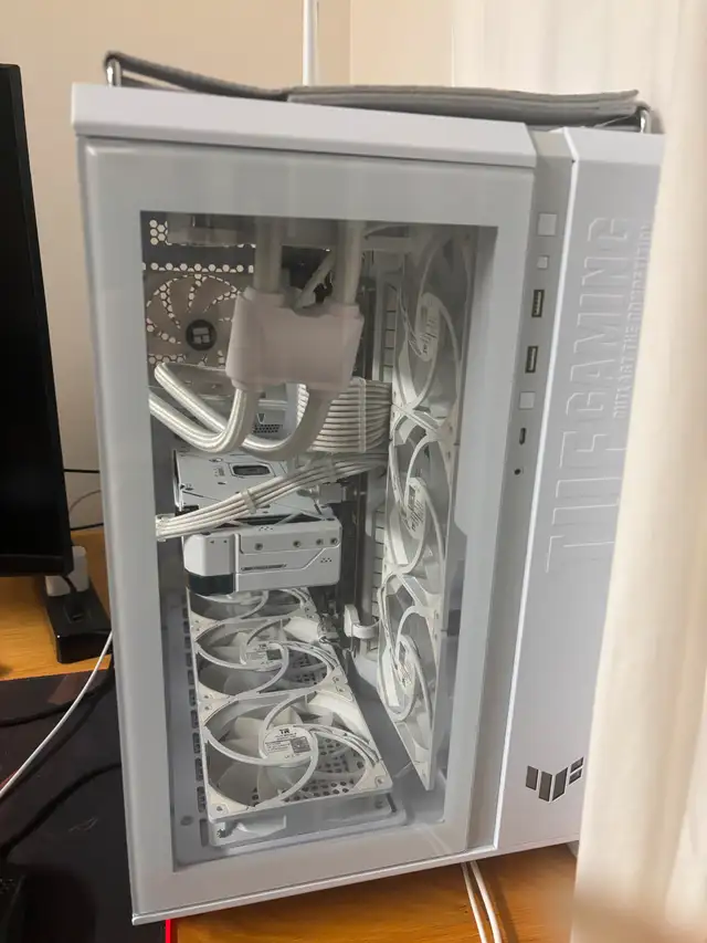 High-End White Gaming PC – RTX 4070 | Ryzen 7 5800X | 32GB RAM in Desktop Computers in City of Toronto - Image 4