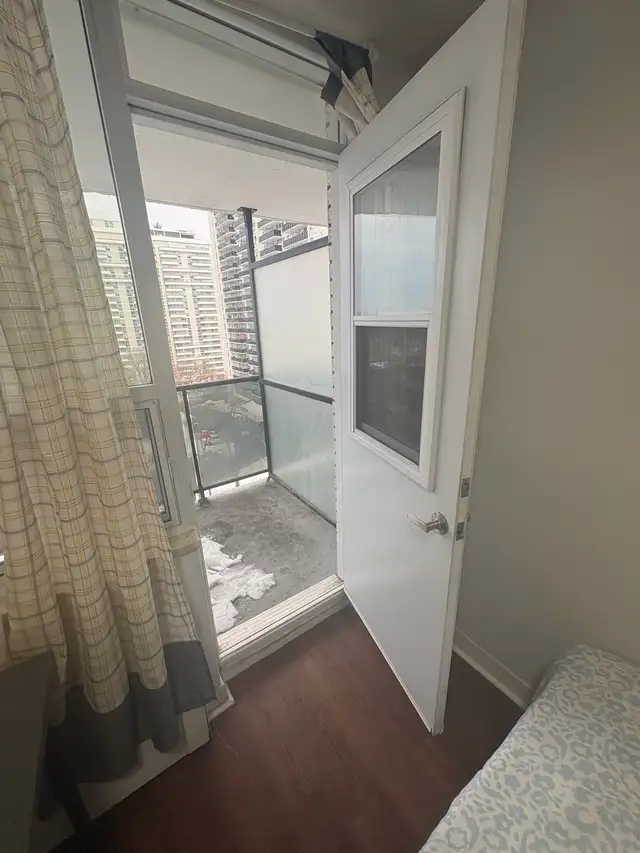 furnished private room for rent  in Room Rentals & Roommates in City of Toronto - Image 7