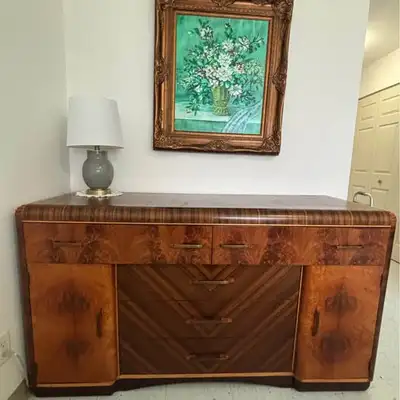 Buffet / commode antique canadien 1940-45, View more