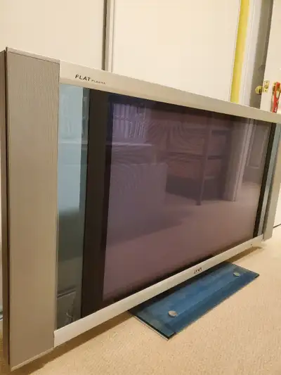 Akai 42 inch TV flat plasma, View more