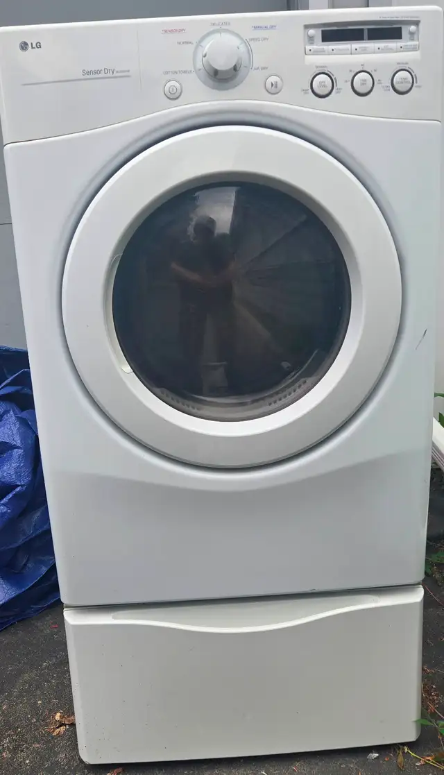 LG Senor Dryer  with Pedestal