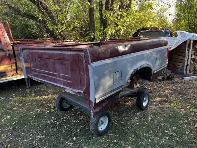 This used truck box is off of a Ford pickup and is ready for a new home! While it has seen some acti...