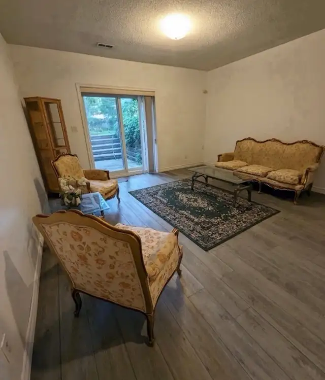 walkout Basement North York/ private Room