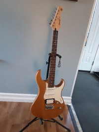 Yamaha Pacifica 112v