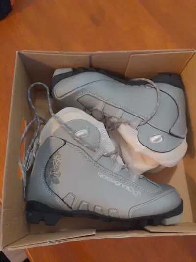Brand new Womens Cross country Ski Boots size 5, View more