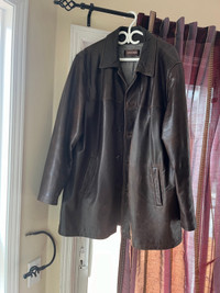 Genuine leather Coat for men XL in a very good condition.