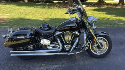 I am selling a used 2005 Yamaha Roadstar Midnight Silverado, a cruiser motorcycle known for its comf...