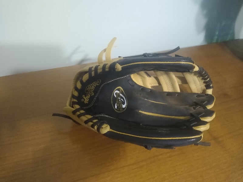 Kids Rawlings baseball glove for left hand Baseball & Softball