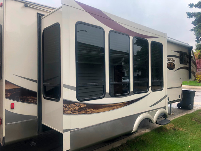 2014  Sedona 5th wheel in Travel Trailers & Campers in Saskatoon - Image 4