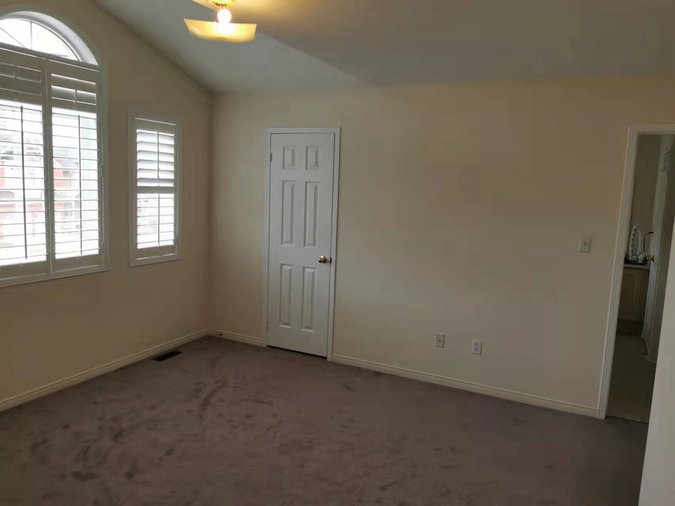 one master room for rent 4