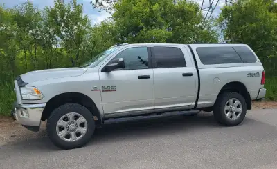 Down sizing, NON-smoking clean truck with full maintenance records. NO insurance theft surcharge for...