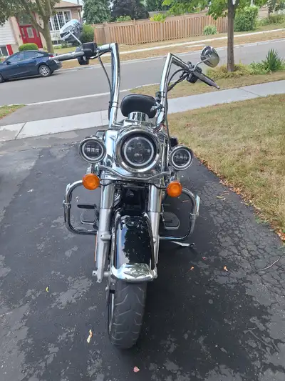 2015 Harley Davidson Road King, 34792 KMs. Stage 1 Screaming Eagle air box and Python Exhaust. LED l...