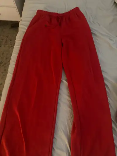 looked cute in the moment too bright for me bought it for 40 selling for 35