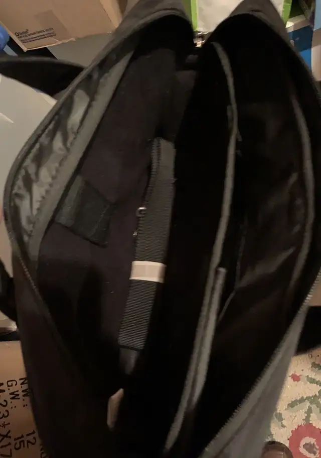 NEW Black Laptop Computer Messenger Carrying Bag / Case in Laptop Accessories in Calgary - Image 6