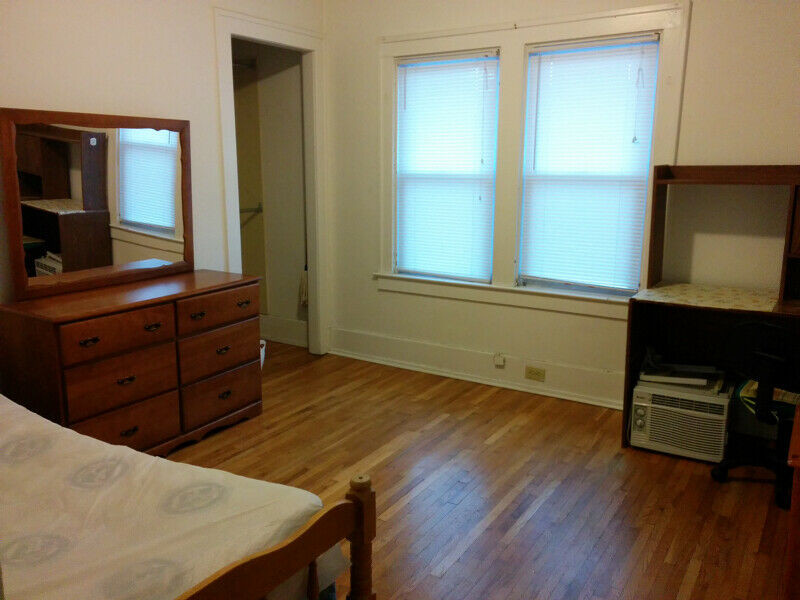 One Large Room for Rent, 5 min walk to U of W Room Rentals