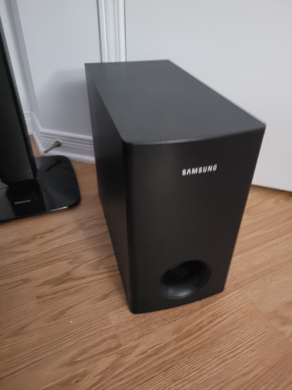 Samsung surround sound system - System de son Samsung in General Electronics in Gatineau - Image 3