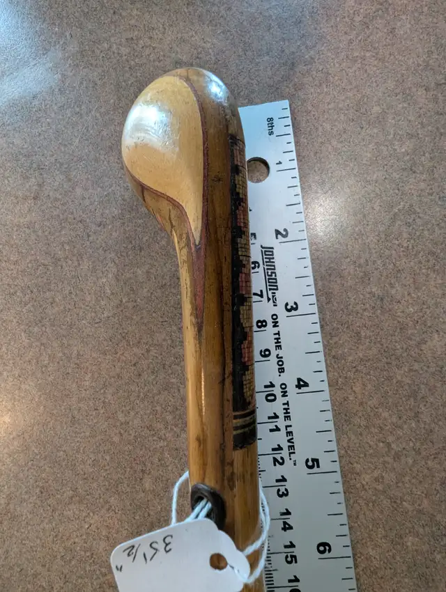 Antique wooden carved walking stick with marquetry top, 35 1/2" in Arts & Collectibles in Oshawa / Durham Region - Image 2