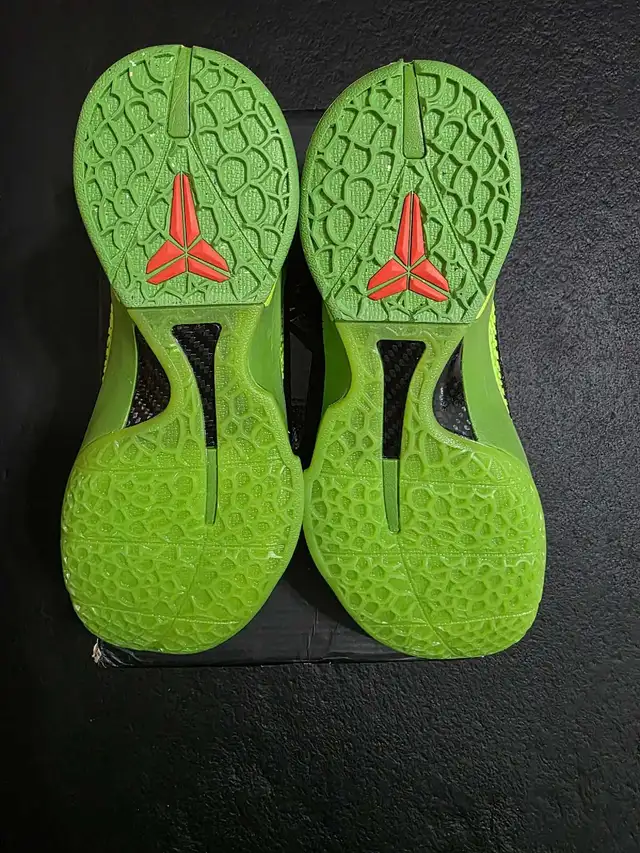 Kobe 6 Protro Grinch size 8 in Men's Shoes in Mississauga / Peel Region - Image 7