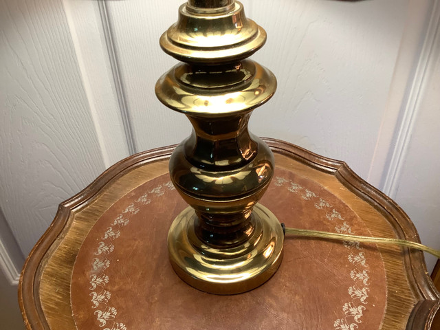 Tiffany Style Stained Glass Lamp on a Brass Base in Indoor Lighting & Fans in Belleville - Image 2