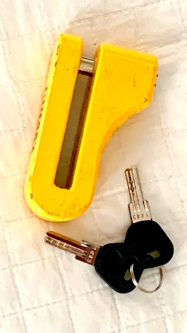 BULLY/CADENAS 10mm Disc Lock in Motorcycle Parts & Accessories in City of Montréal - Image 4