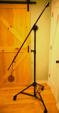 QUIKLOK A50 Studio mic boom stand