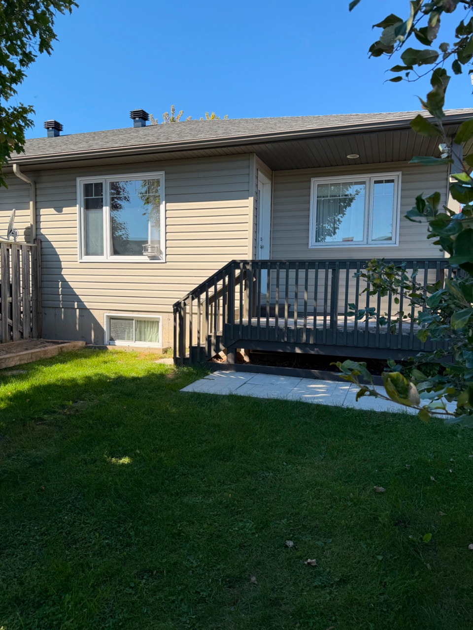 NO LONGER AVAILABLE 3 Bedroom House for Rent 2