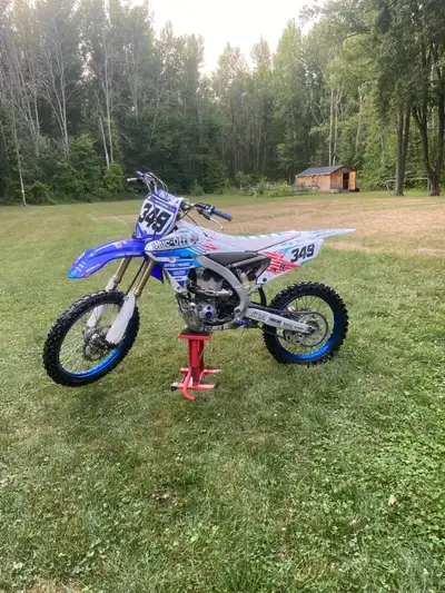2018 Yamaha YZ 250 F for sale bike has around 100, I put on 25 hours myself it has given me 0 Issues...