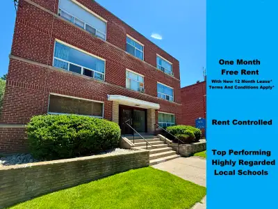 Located on Bayview south of Davisville close to Moore Avenue, excellent neighbourhood. Location is i...