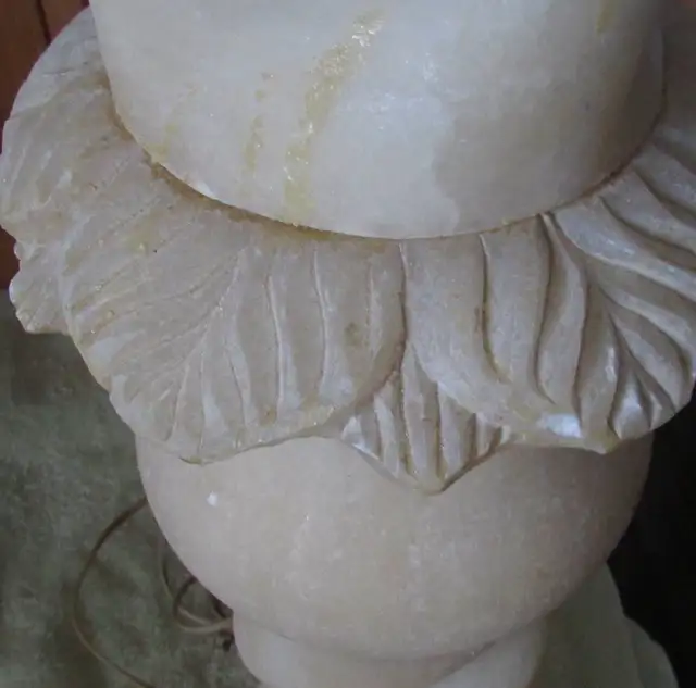 Belle colonne ou piedestal antique en albâtre 38" $450.00 in Arts & Collectibles in City of Montréal - Image 6