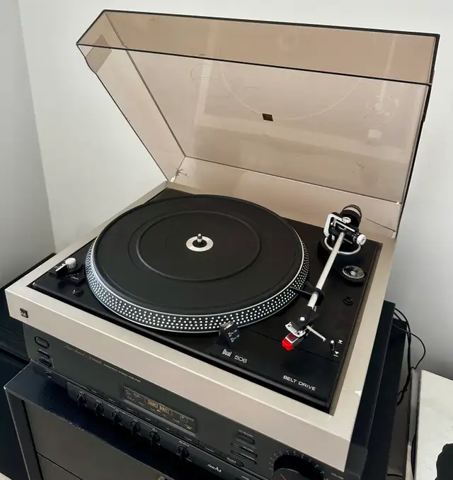 Dual 506 Belt Drive Turntable w/ Shure Cartridge in Stereo Systems & Home Theatre in Calgary - Image 2