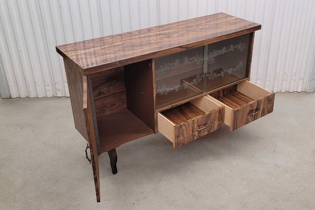 Retro Sideboard Buffet Cabinet in Hutches & Display Cabinets in Markham / York Region - Image 4