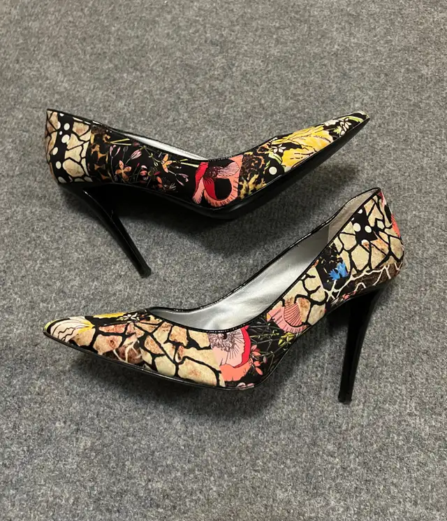Size 8 Boots and 8.5 Heels in Women's - Shoes in Edmonton - Image 5