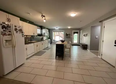 Available: First Week of July Location: Willow Springs, Sylvan Lake Property Type: Legal Walkout Bas...
