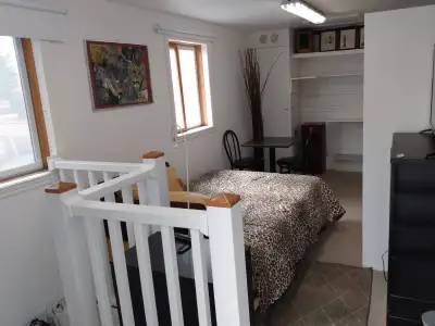 Joli pied à terre (pour 3 mois) avec belle vue sur terrain boisé
