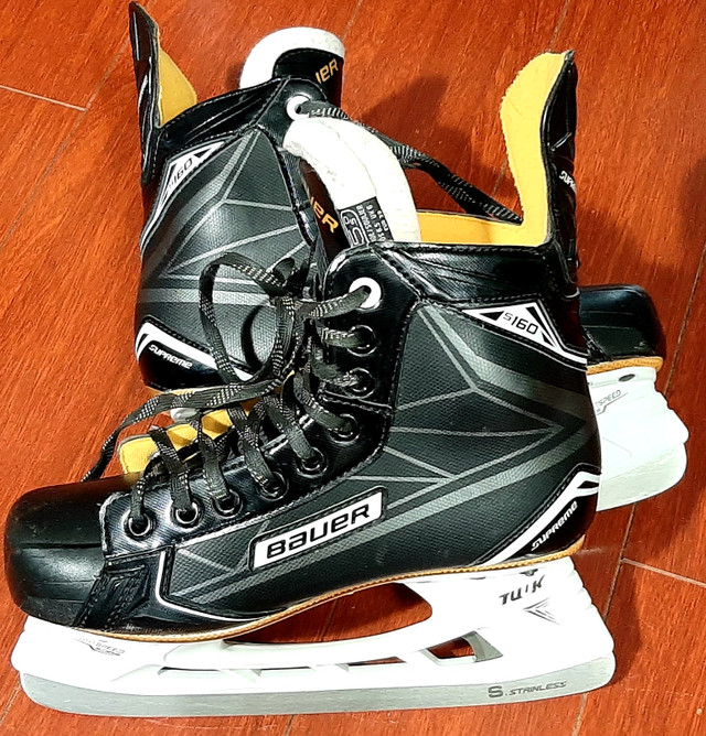 Bauer S160 Supreme.Size 5.5D in Skates & Blades in Edmonton - Image 4