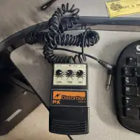 Distortion DST-5 pedal with accordian cable