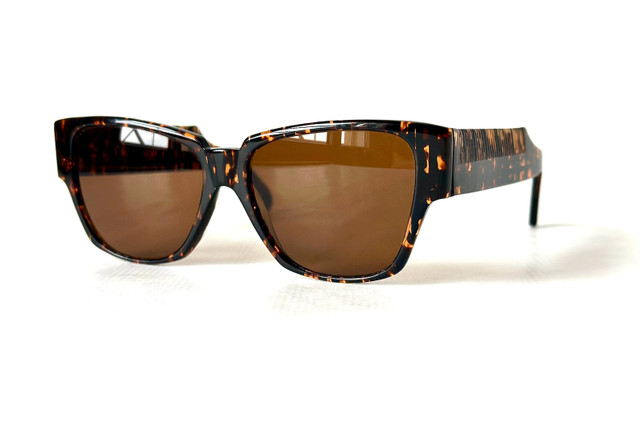 Moschino by Persol M24 80s Vintage Sunglasses [NEW] dans Autre  à Ville de Montréal - Image 4