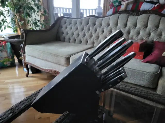 Ensemble de couteau haute gamme. in Other in Sherbrooke - Image 3
