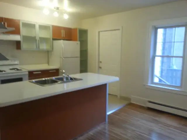 Walkervile- 2 bedroom apartment available contact 519-566-8228