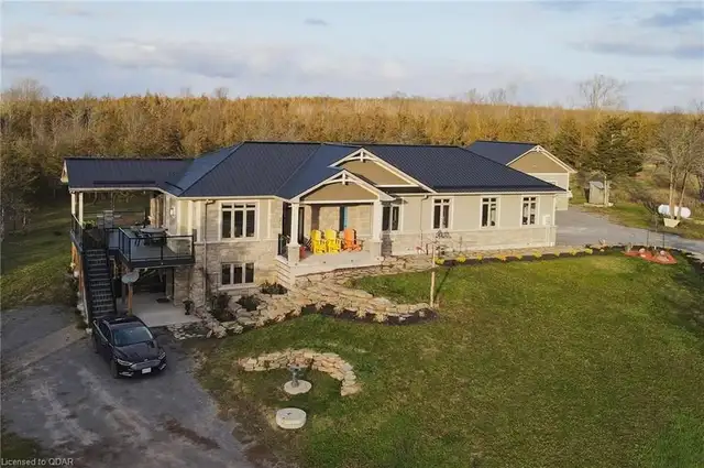 Bright Private 2-Bedroom Apartment-Separate Entrance-near Picton