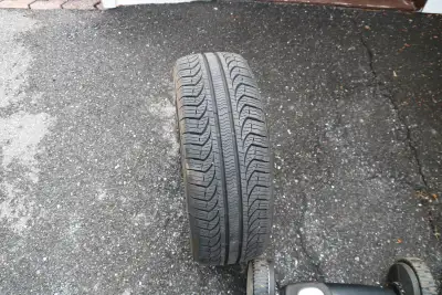 les pneus on entre 3000 et 4000 KM, raison de la vente, j'ai changé de voiture une valeur 799.$$que...