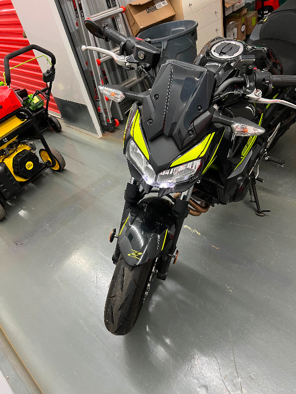 Moto Kawasaki Z650 ABS à vendre dans Routières sportives  à Ville de Montréal - Image 4