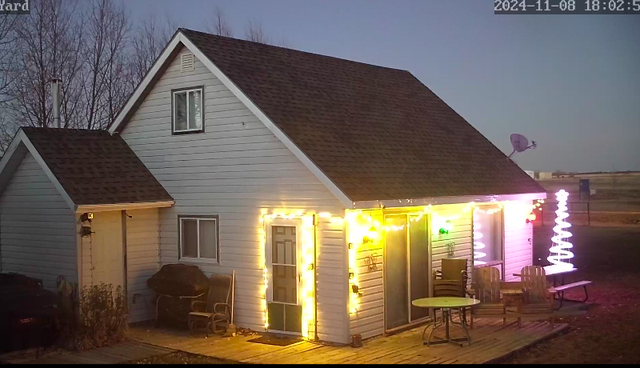 4 Season Cozy Rustic Loft Cabin for Rent at Last Mountain Lake in Saskatchewan in Canada - Image 10