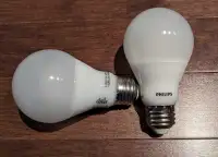 Philips LED 9W 5000K light bulbs