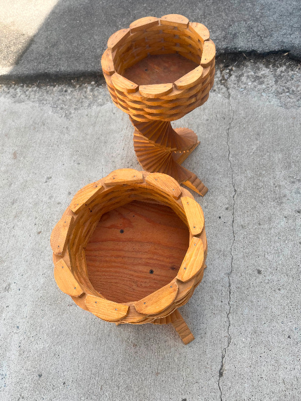 Wood Flower Pot Holders in Outdoor Décor in Regina - Image 2