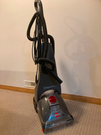 Bissell Carpet Cleaner - lightly used . Excellent condition