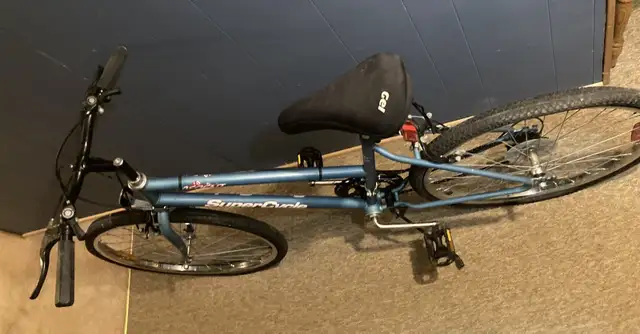 *PRICED TO SELL bike with kickstand!-24”tires supercycle/bicycle in Other in London - Image 4