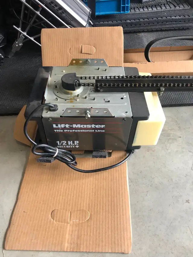 garage door opener liftmaster  PRO 1/2 horsepower in Garage Doors & Openers in City of Montréal - Image 6