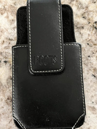 Roots smartphone holster pouch with belt clip